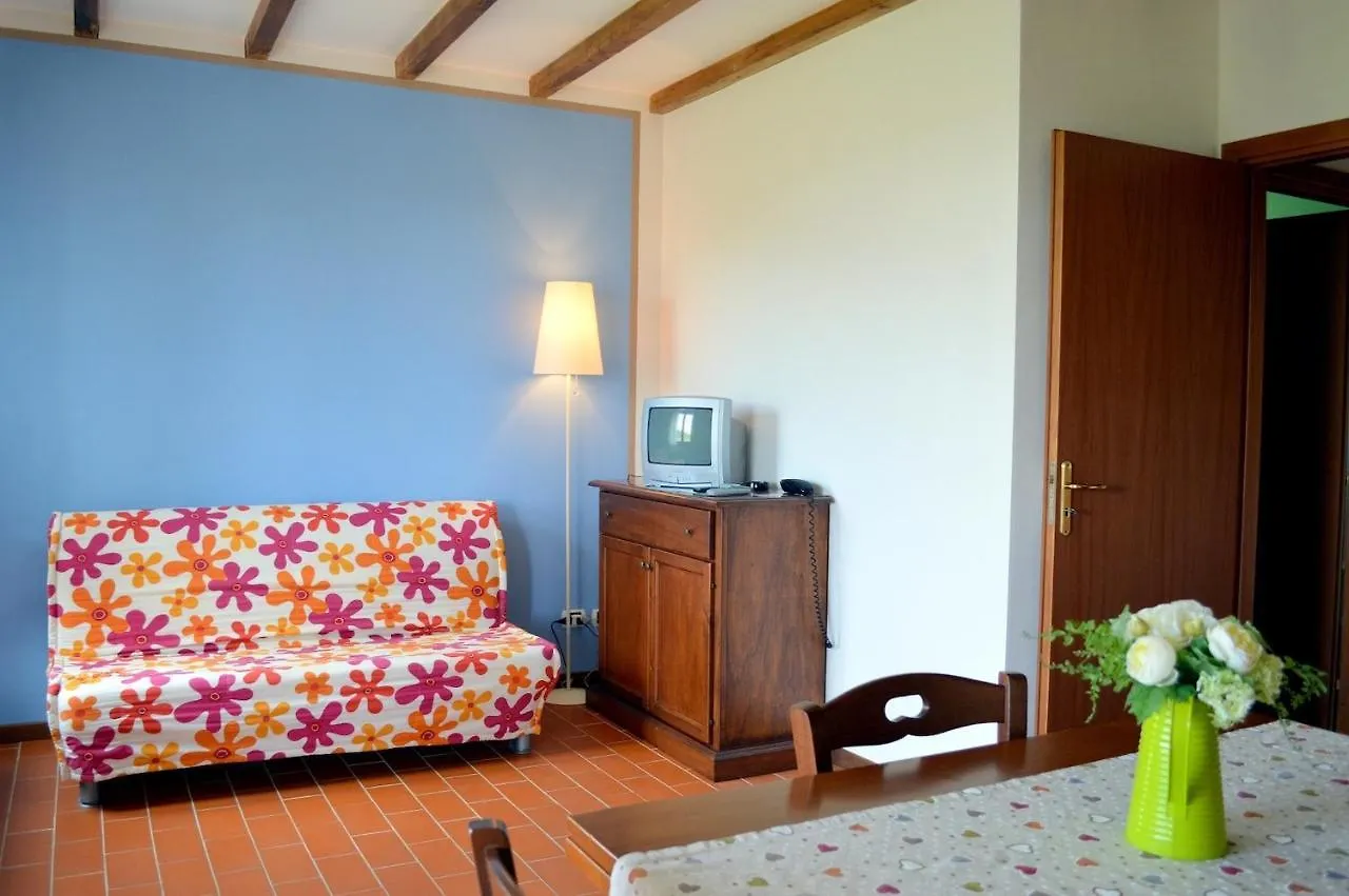 Apartments 5 Beds, First Floor With Private Outdoor Area, In Residence With Swimming-Pool Campiglia Marittima Aparthotel